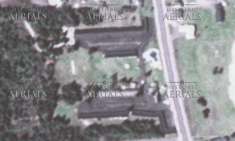Chalet North Motel (Island View Lodge Motel) - 1981 Aerial